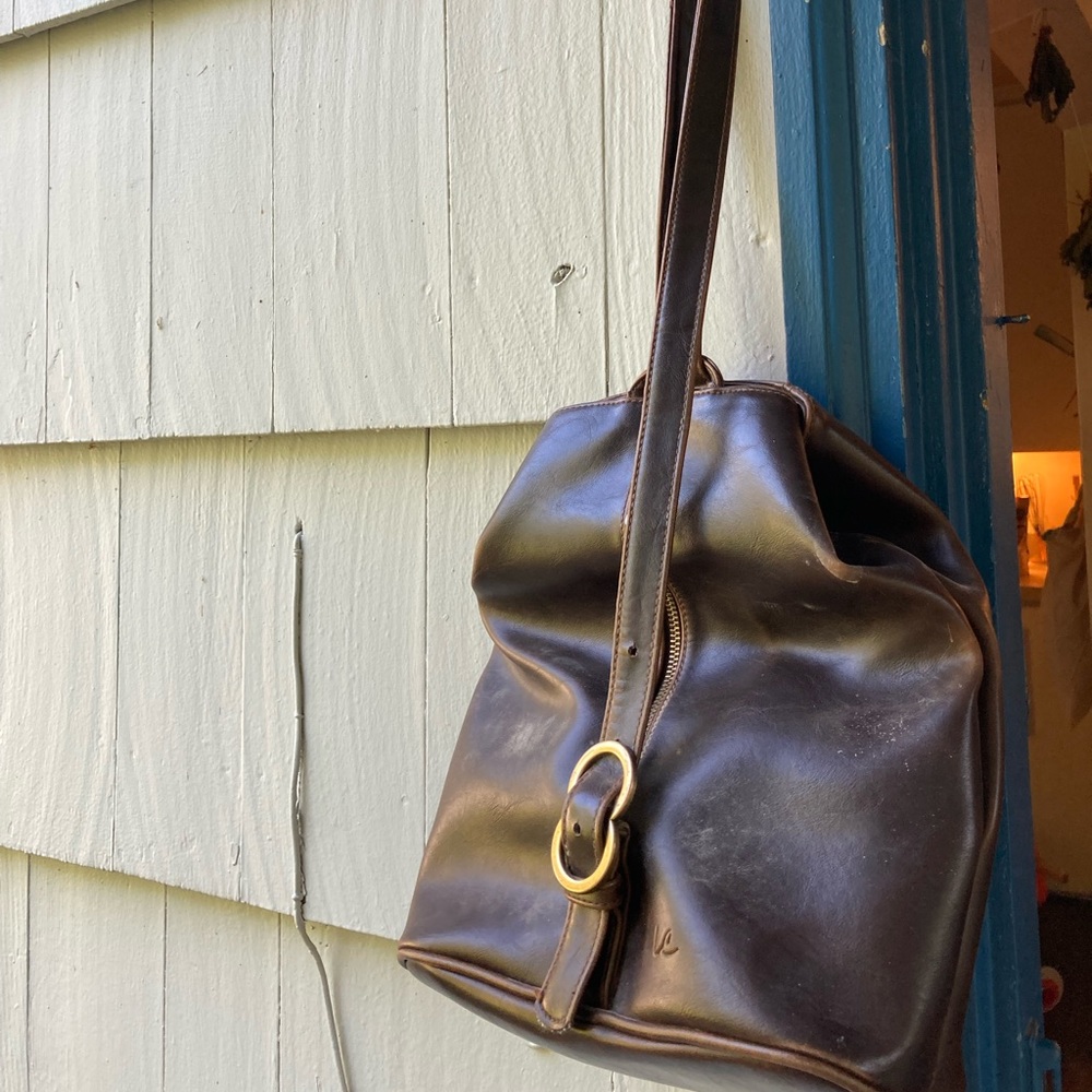 Liz Claiborne Womens Bucket Tote